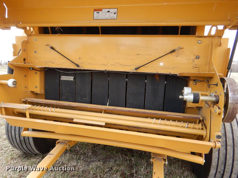 image for item DG0952 2012 Vermeer 605 Super M round baler