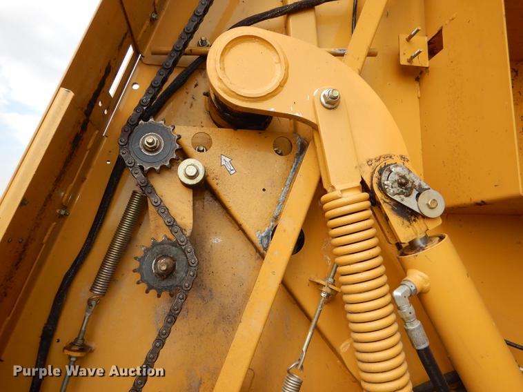 image for item DG0952 2012 Vermeer 605 Super M round baler