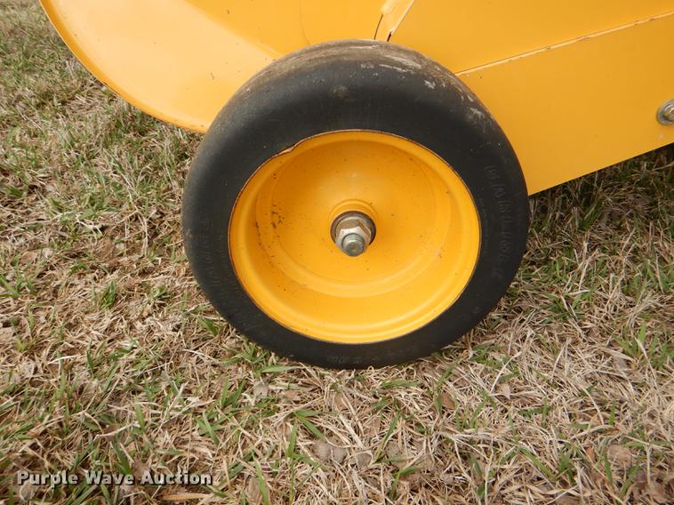 image for item DG0952 2012 Vermeer 605 Super M round baler