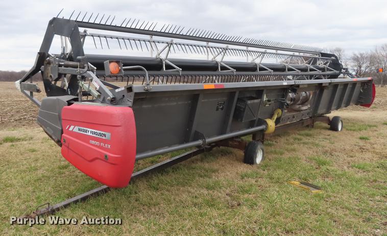 image for item DN9070 2007 Massey-Ferguson 8200 flex head