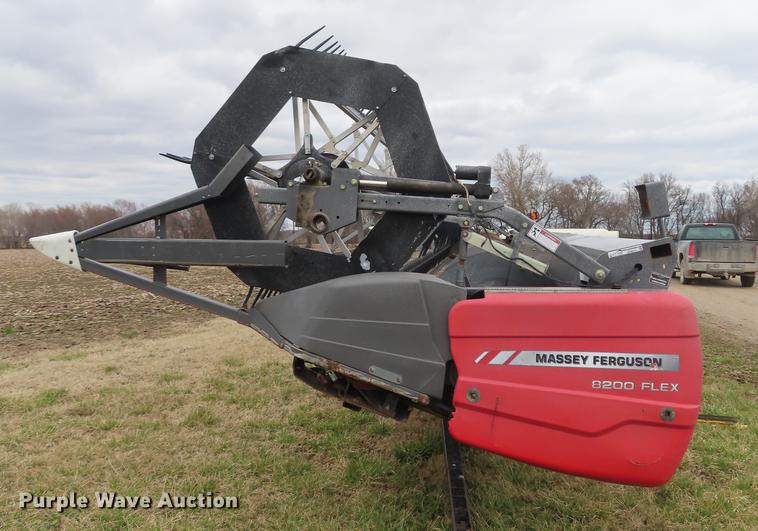 image for item DN9070 2007 Massey-Ferguson 8200 flex head