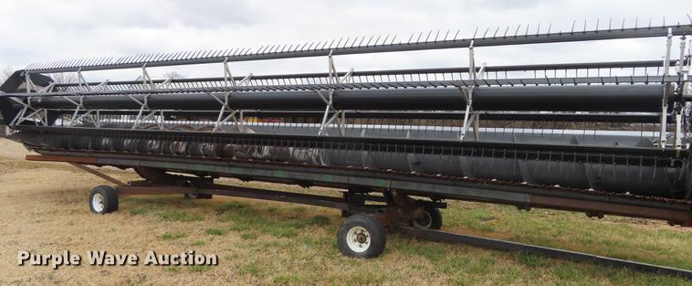 image for item DN9070 2007 Massey-Ferguson 8200 flex head