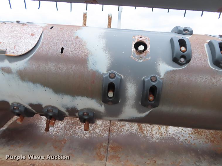 image for item DN9070 2007 Massey-Ferguson 8200 flex head