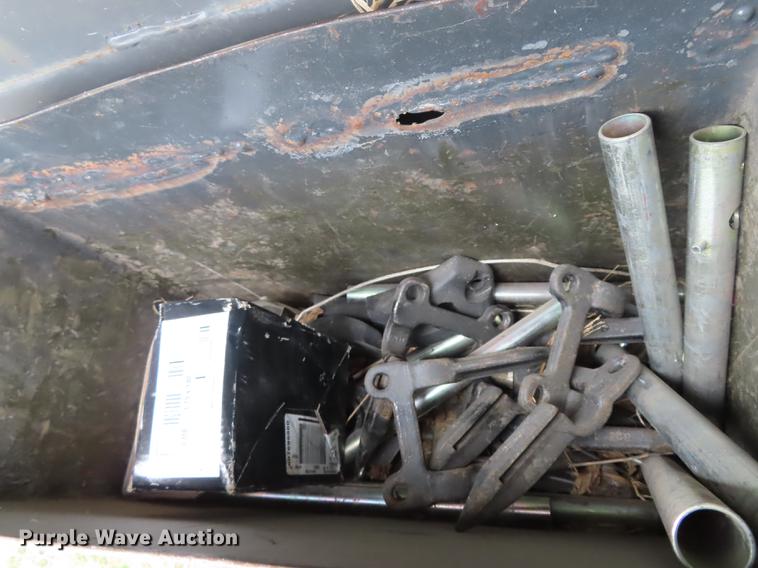 image for item DN9070 2007 Massey-Ferguson 8200 flex head