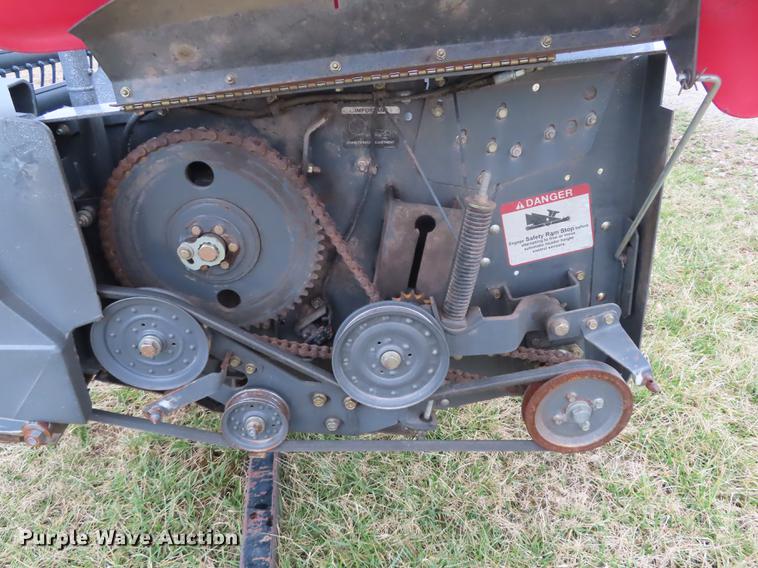 image for item DN9070 2007 Massey-Ferguson 8200 flex head