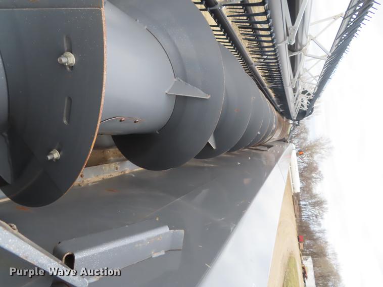 image for item DN9070 2007 Massey-Ferguson 8200 flex head