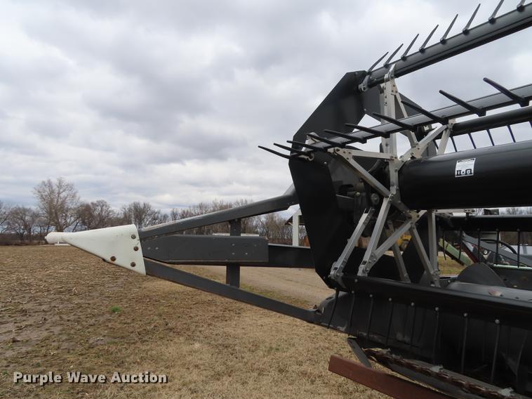 image for item DN9070 2007 Massey-Ferguson 8200 flex head