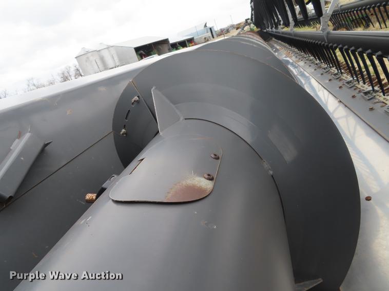 image for item DN9070 2007 Massey-Ferguson 8200 flex head