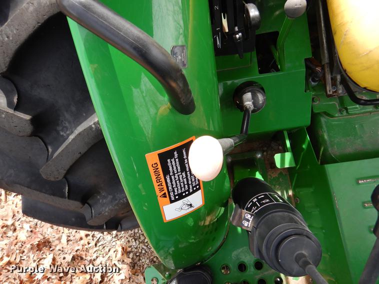 image for item DY9799 2015 John Deere 5075E MFWD tractor