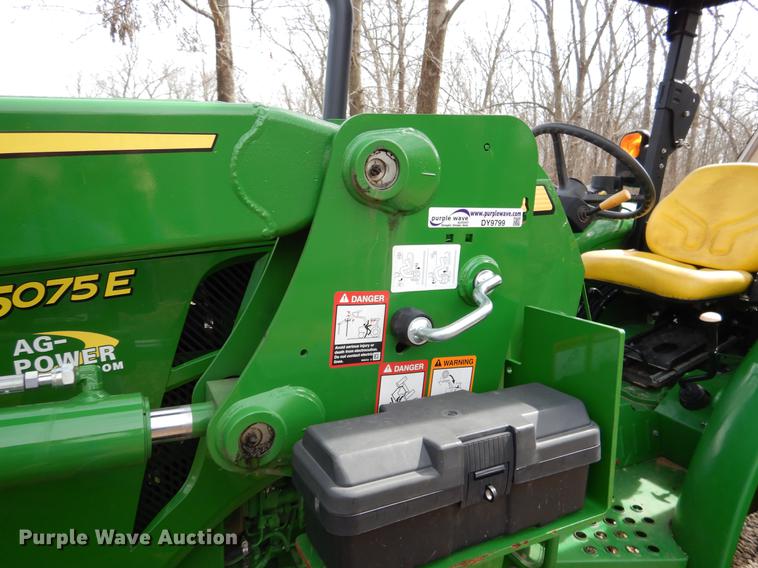 image for item DY9799 2015 John Deere 5075E MFWD tractor
