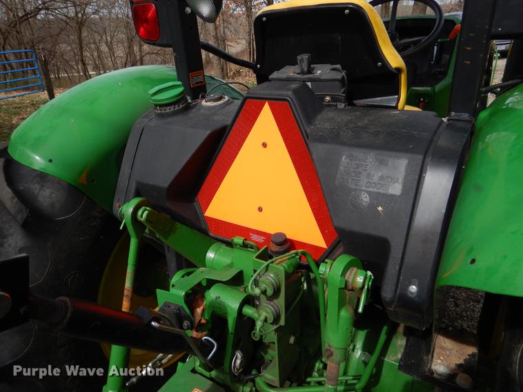 image for item DY9799 2015 John Deere 5075E MFWD tractor
