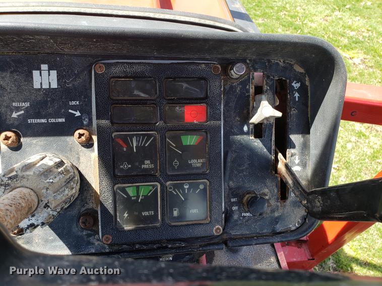 image for item EN9856 1981 International 986 tractor