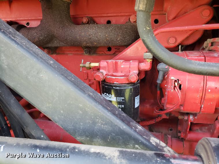 image for item EN9856 1981 International 986 tractor