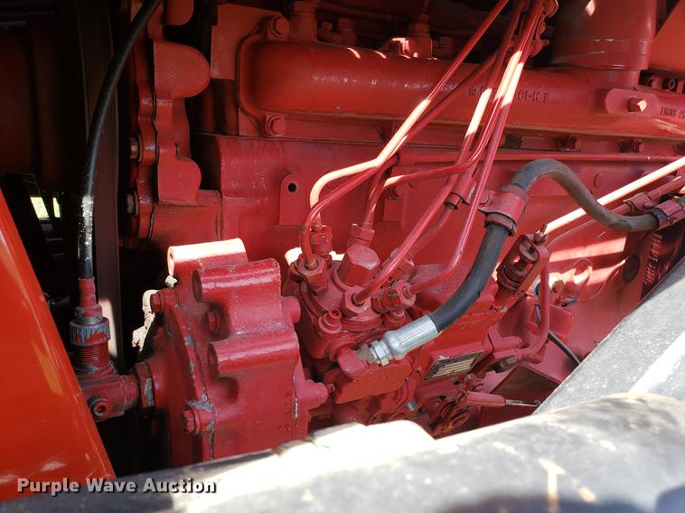 image for item EN9856 1981 International 986 tractor