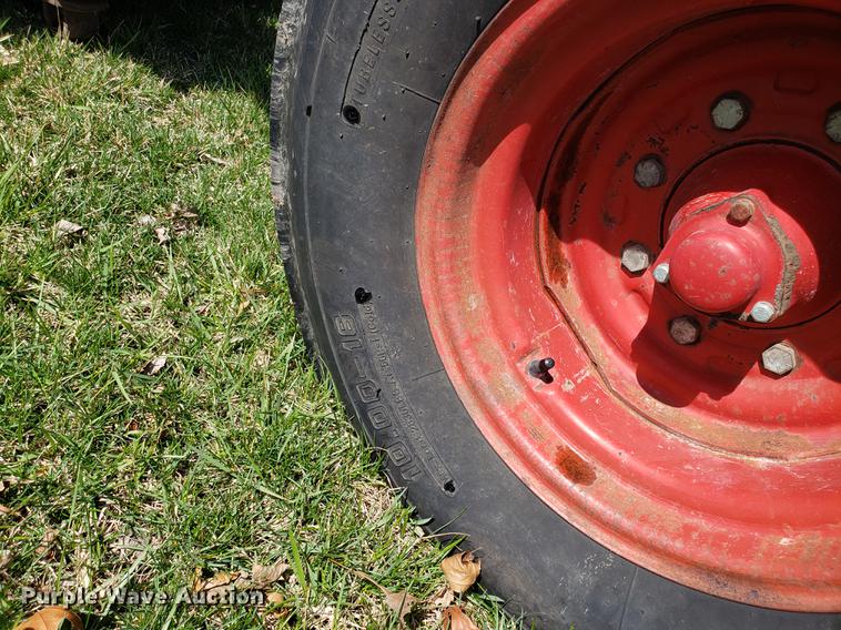 image for item EN9856 1981 International 986 tractor