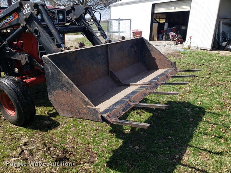 image for item EN9856 1981 International 986 tractor