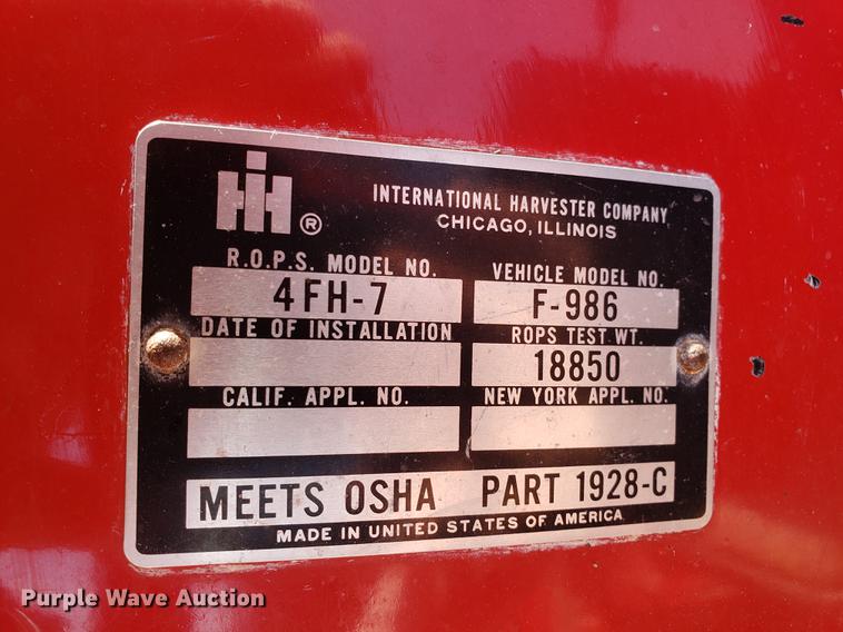 image for item EN9856 1981 International 986 tractor