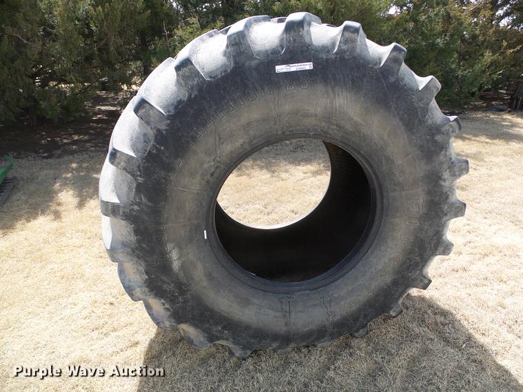 image for item EQ9063 Firestone 900/60R32 tire