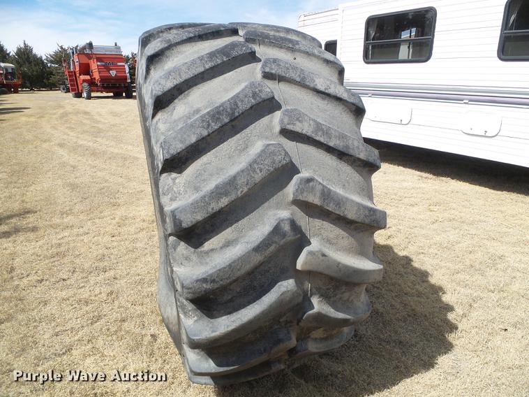 image for item EQ9063 Firestone 900/60R32 tire