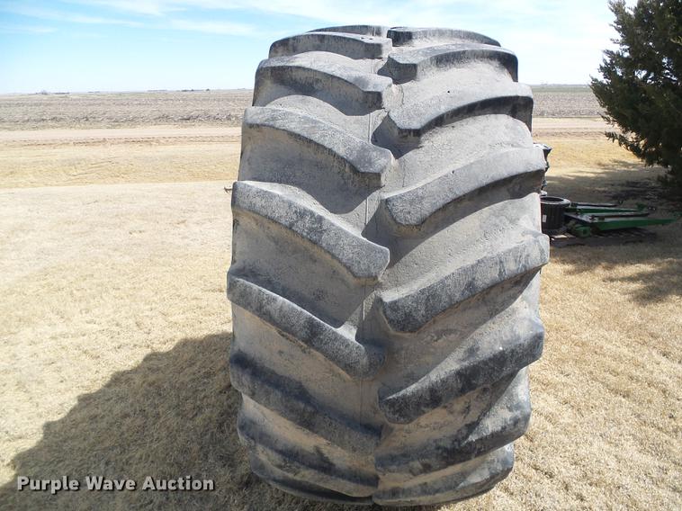 image for item EQ9063 Firestone 900/60R32 tire