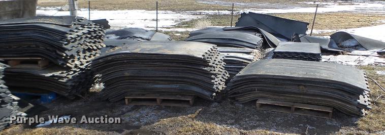 image for item EW9979 Approximately 700 rubber floor mats