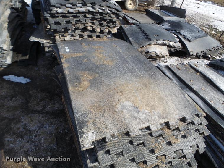 image for item EW9979 Approximately 700 rubber floor mats