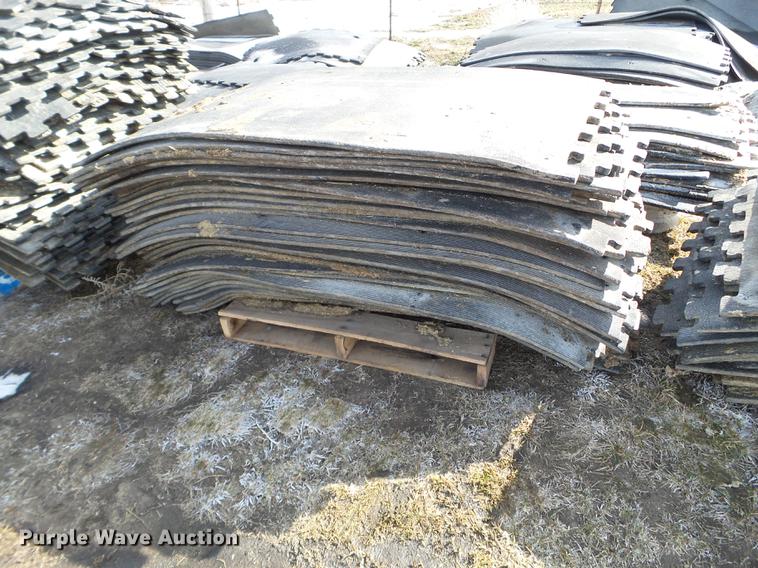 image for item EW9979 Approximately 700 rubber floor mats