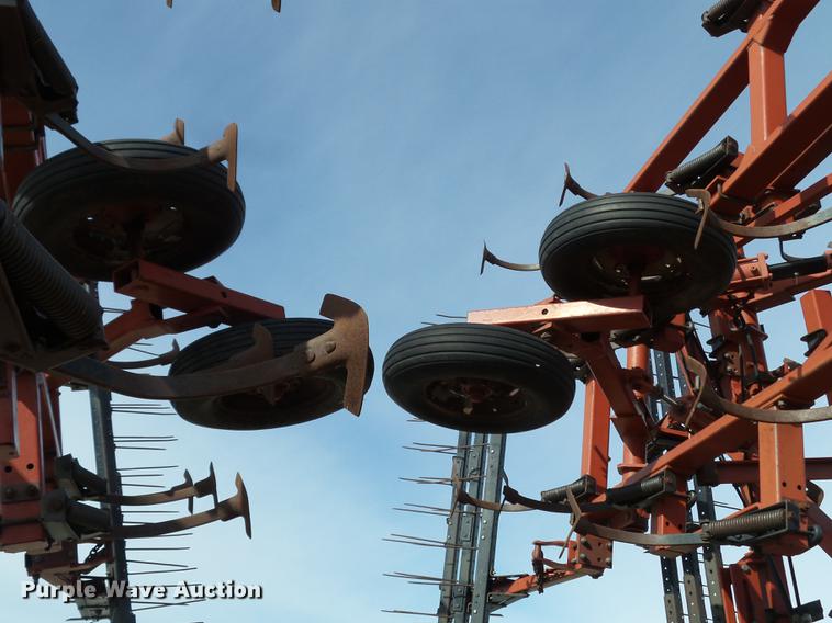 image for item EW9980 Case IH 4300 field cultivator