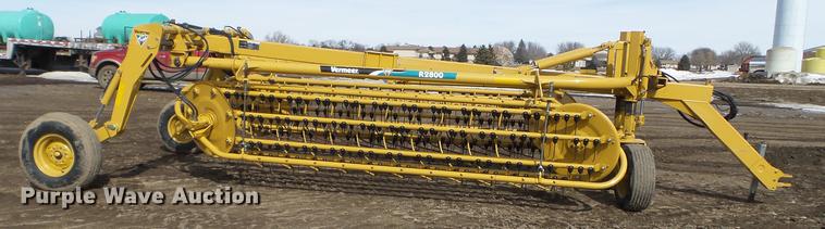 image for item EW9981 Vermeer R2800 hay rake