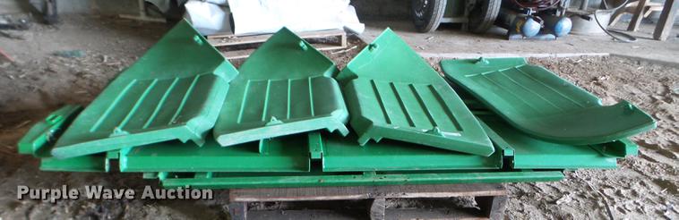 image for item EW9982 John Deere 9660 STS bin extension