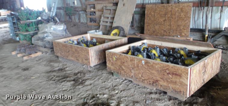 image for item EW9983 2009 John Deere 1770NT planter parts