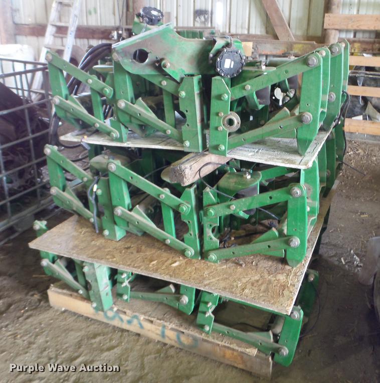 image for item EW9983 2009 John Deere 1770NT planter parts