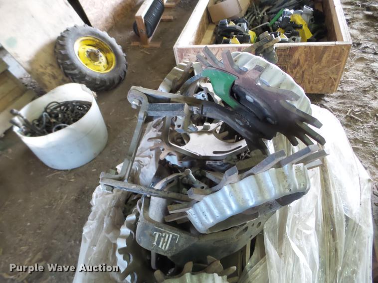 image for item EW9983 2009 John Deere 1770NT planter parts