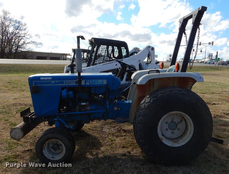 image for item EZ9840 Ford 1700 tractor