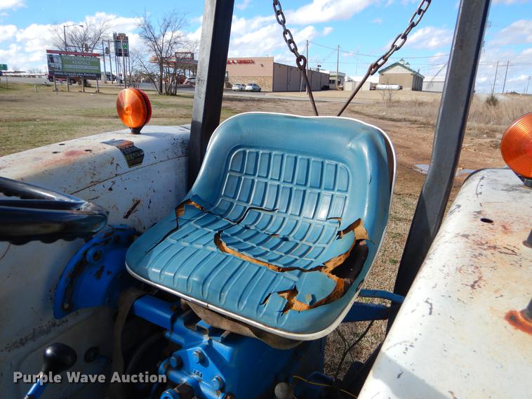 image for item EZ9840 Ford 1700 tractor
