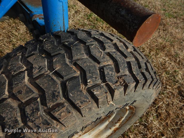 image for item EZ9840 Ford 1700 tractor