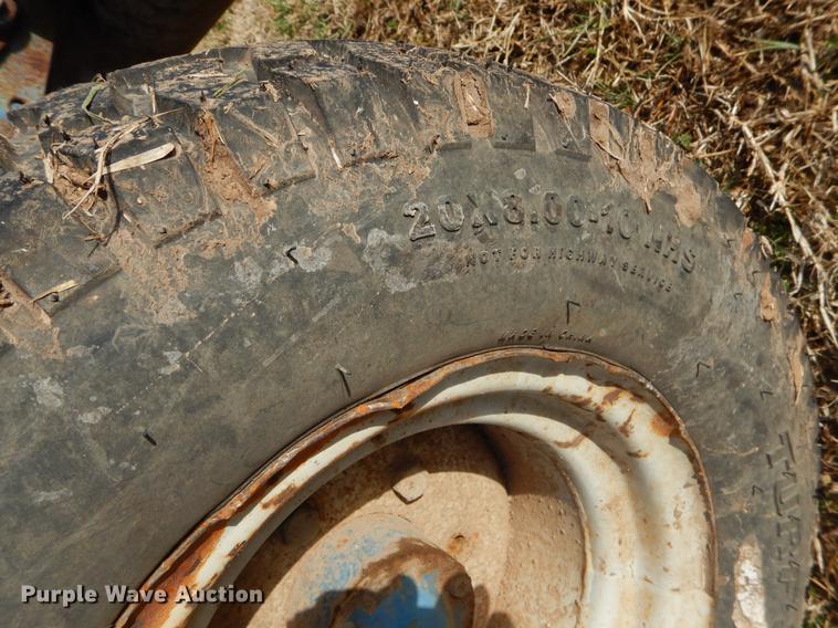 image for item EZ9840 Ford 1700 tractor