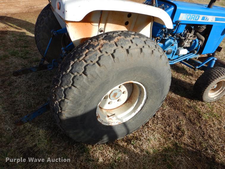 image for item EZ9840 Ford 1700 tractor