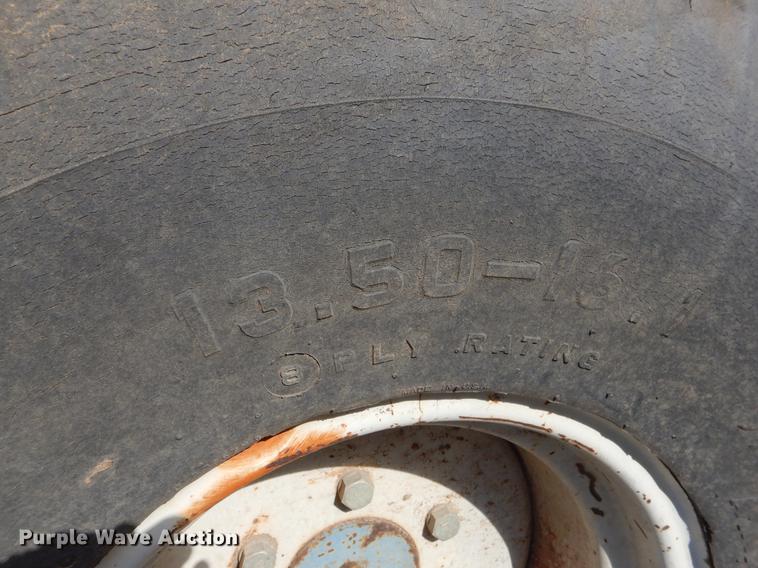 image for item EZ9840 Ford 1700 tractor