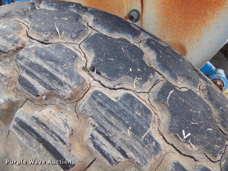 image for item EZ9840 Ford 1700 tractor