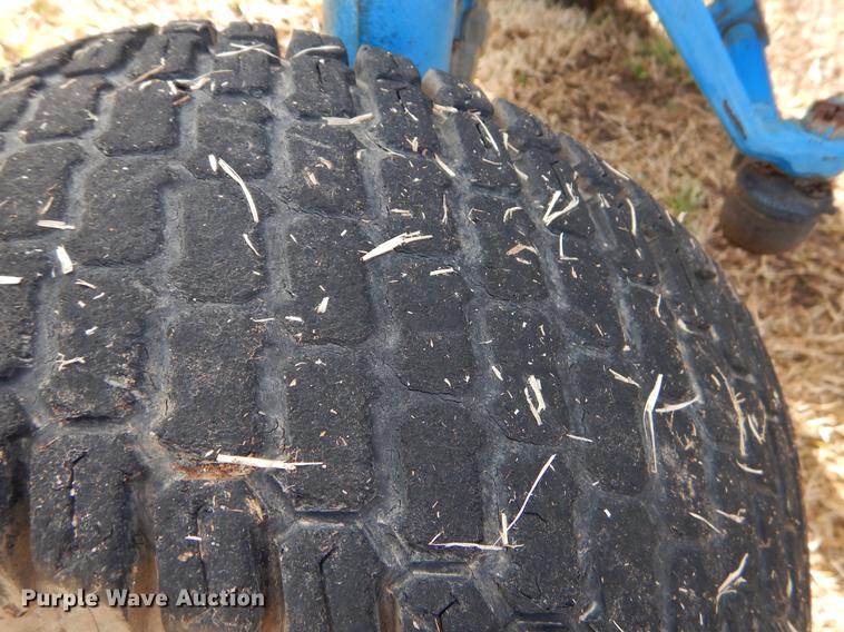 image for item EZ9840 Ford 1700 tractor