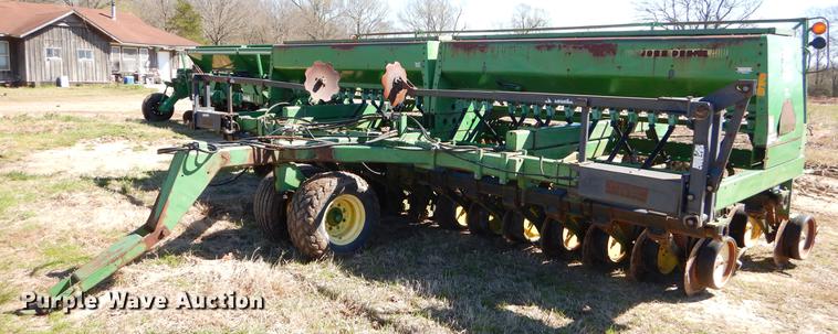 image for item EZ9852 John Deere 750 grain drill