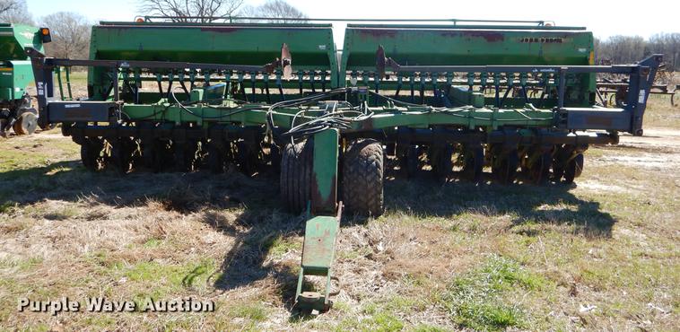 image for item EZ9852 John Deere 750 grain drill