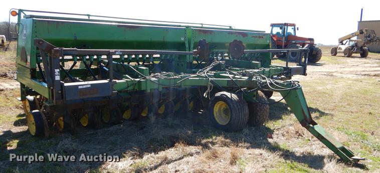 image for item EZ9852 John Deere 750 grain drill