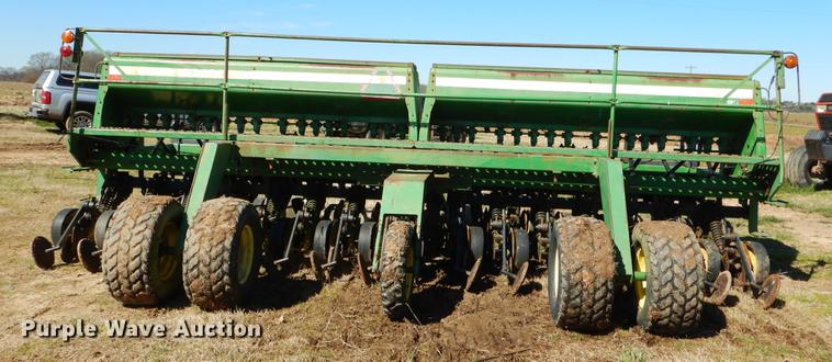 image for item EZ9852 John Deere 750 grain drill