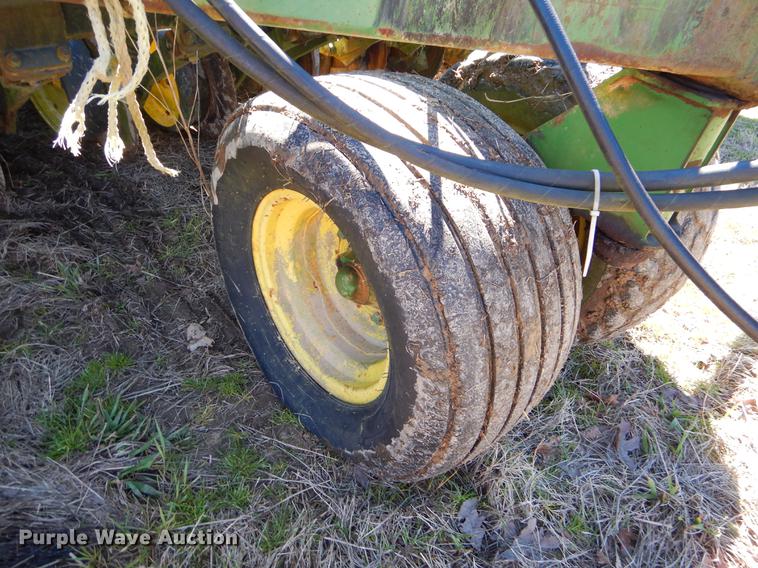 image for item EZ9852 John Deere 750 grain drill