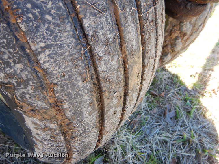 image for item EZ9852 John Deere 750 grain drill