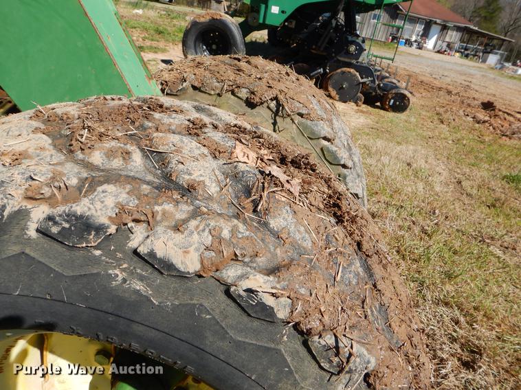 image for item EZ9852 John Deere 750 grain drill