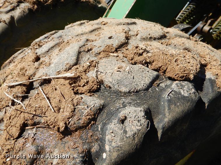 image for item EZ9852 John Deere 750 grain drill