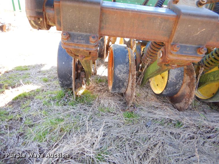 image for item EZ9852 John Deere 750 grain drill